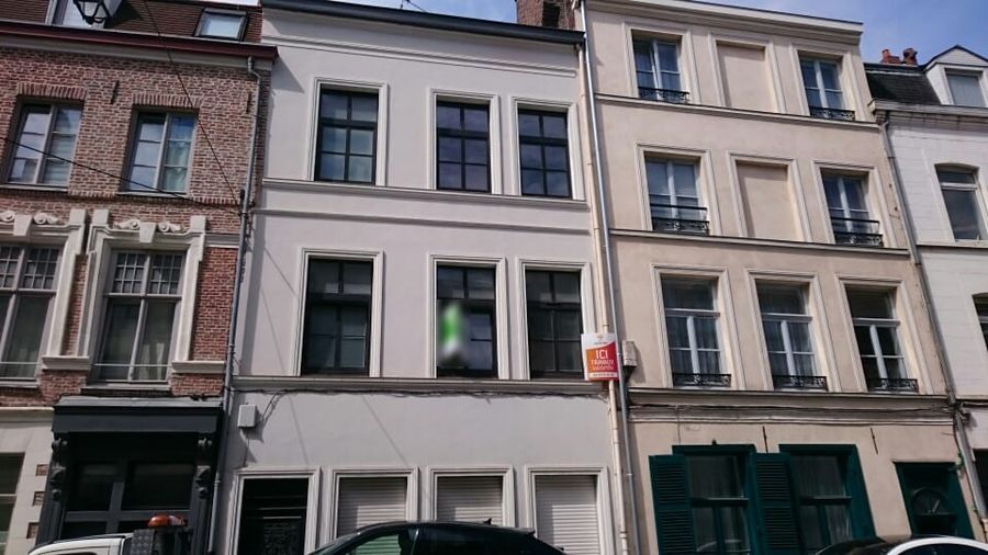 Des travaux en cours de rénovation dans un appartement au Vieux-Lille